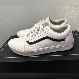 VANS Old Skool size men’s 11.5 LIKE NEW black and white